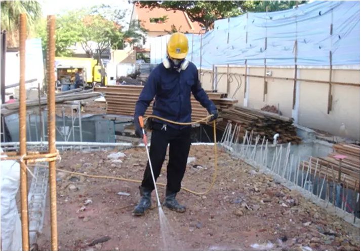 Phun xử lý mối đất nền